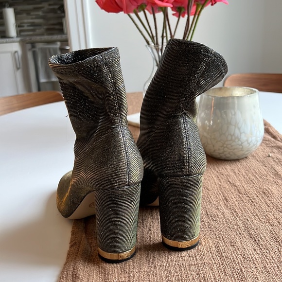 Michael Kors booties worn once - Picture 4 of 5